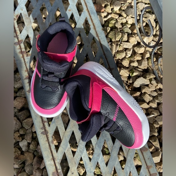 NWOT Jordan’s-23 Toddlers Sz-9C NoTie Laces w/Velcro, Light, Comfortable Shoes - Picture 16 of 16